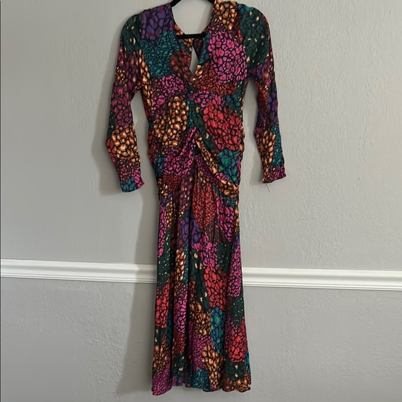 FARM Rio Dresses & Skirts - Farm Rio Rainbow Hearts Ruched midi dress.  Women’s size XS. **Broken zipper**
